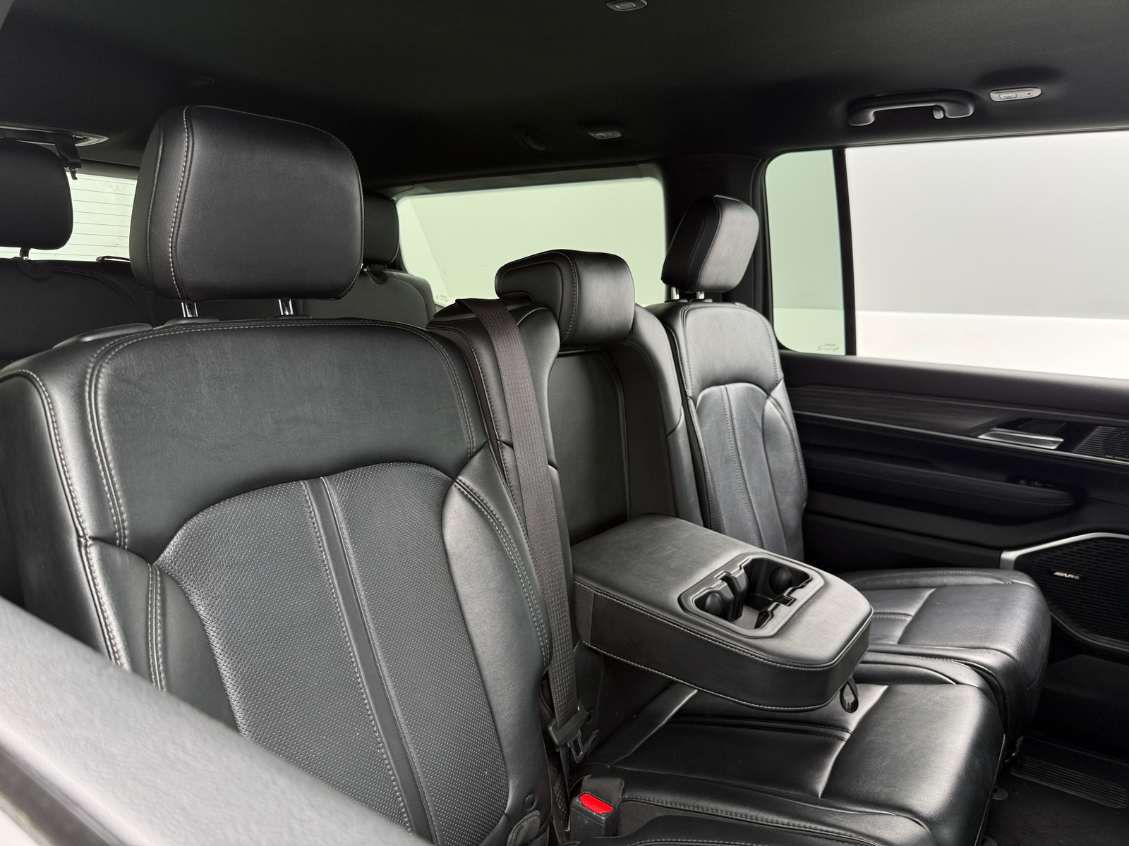 Thumbnail: 2024 Jeep Wagoneer - 5