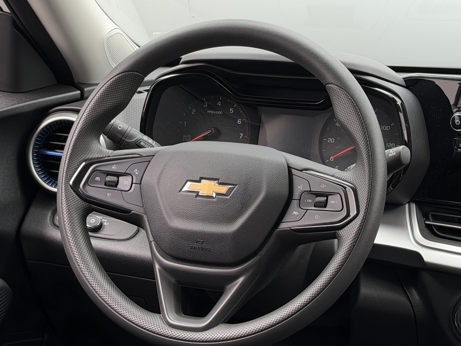 Thumbnail: 2026 Chevrolet Trax - 5