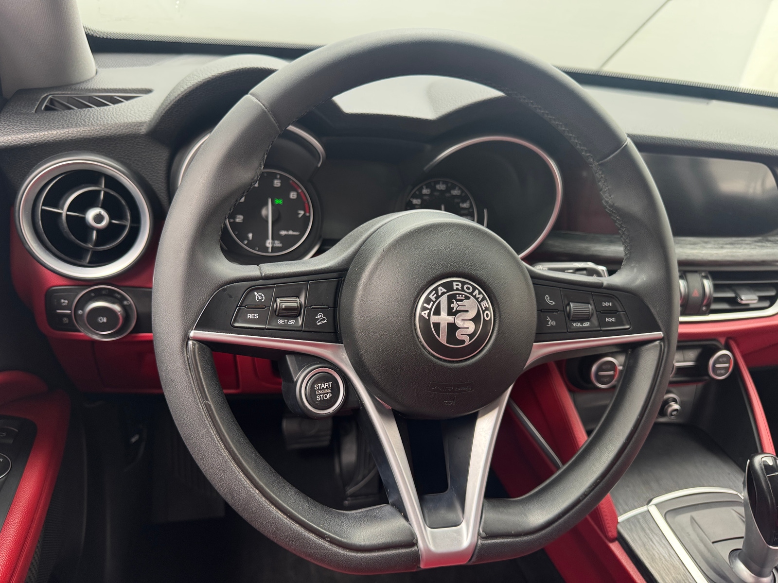 Thumbnail: 2019 Alfa Romeo Stelvio - 4
