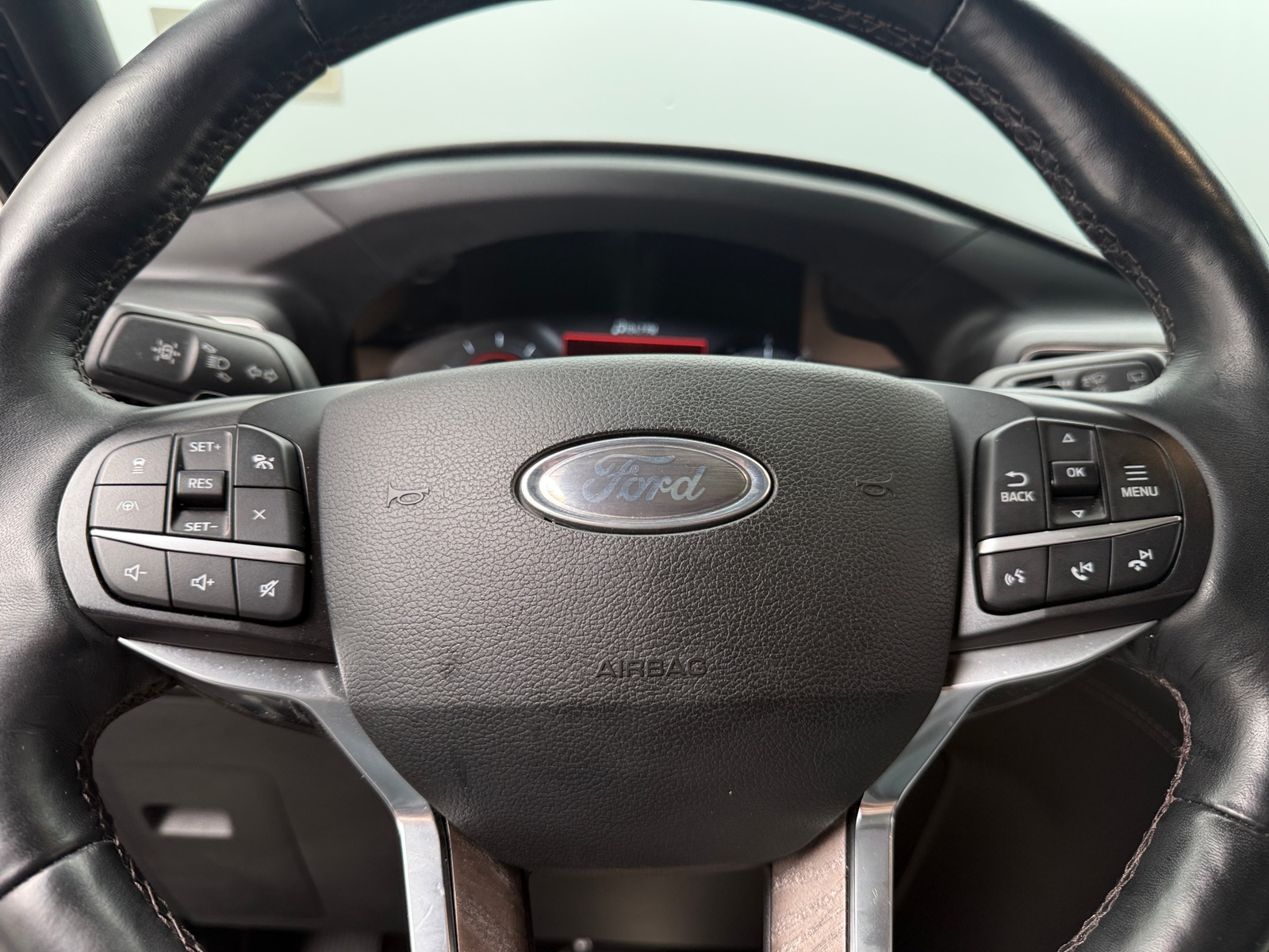 Thumbnail: 2020 Ford Explorer - 4