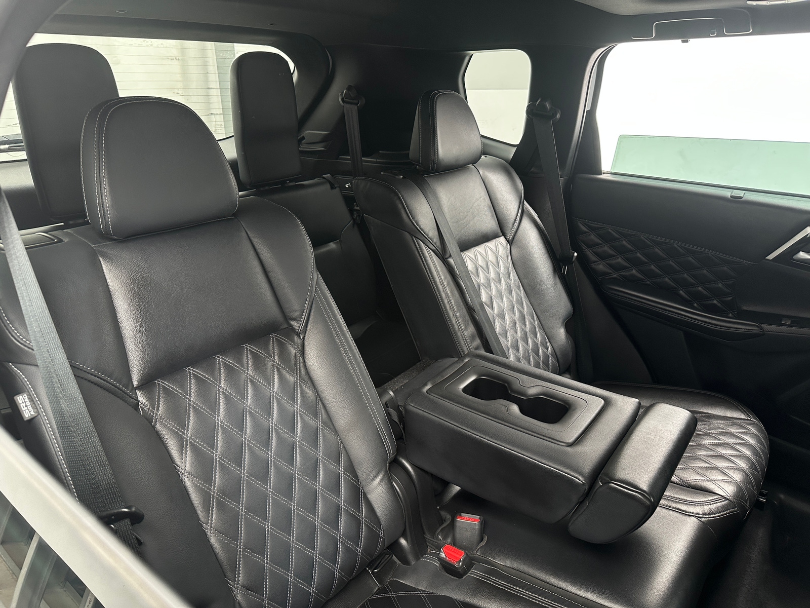 Thumbnail: 2023 Mitsubishi Outlander - 5
