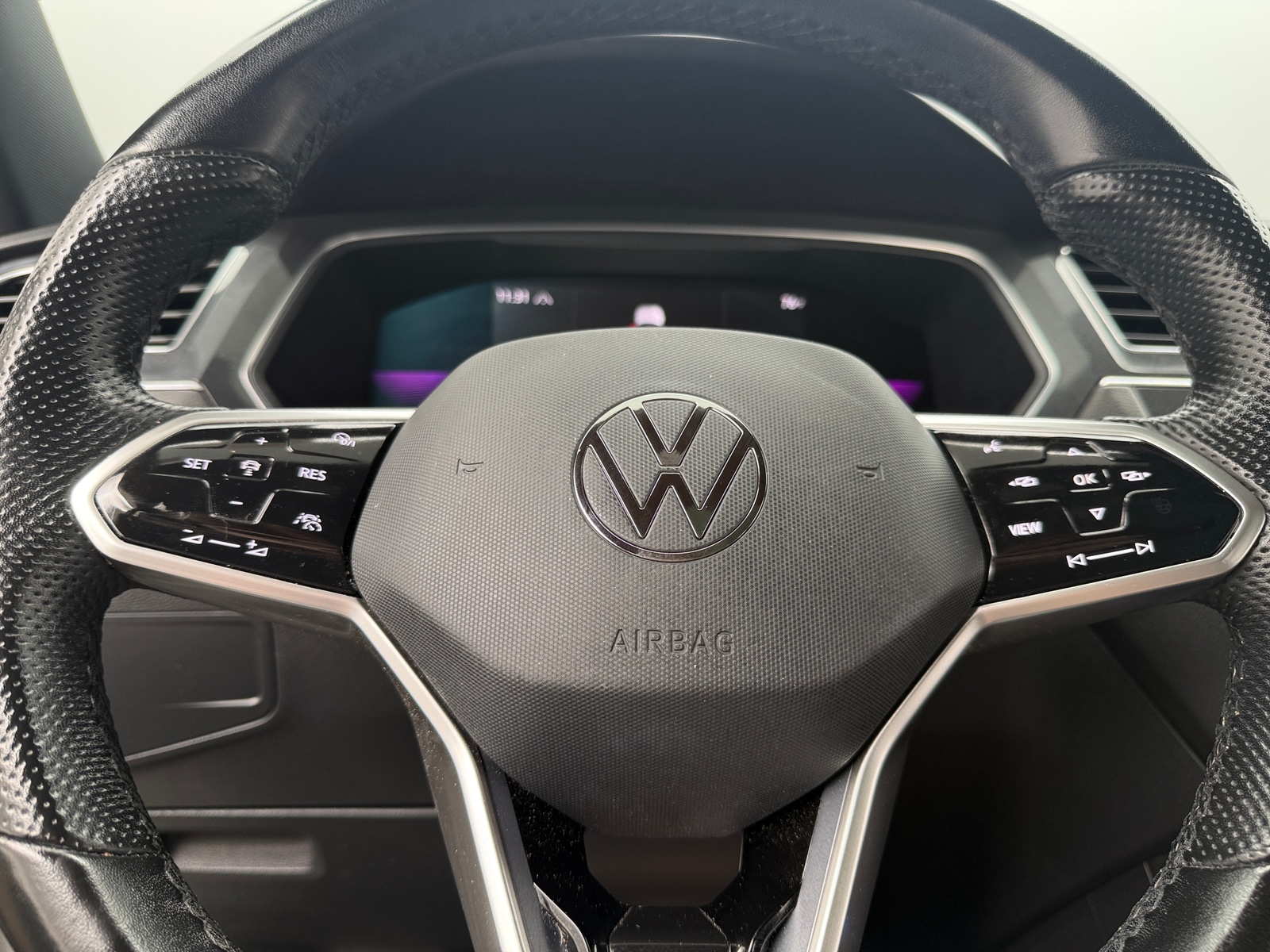 Thumbnail: 2022 Volkswagen Tiguan - 5