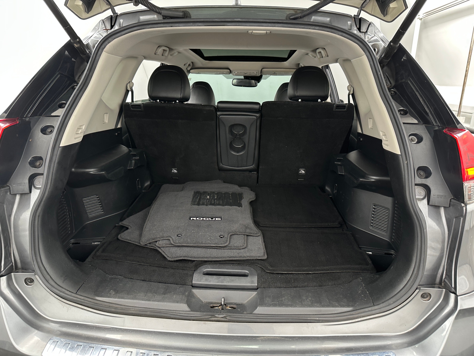 Thumbnail: 2019 Nissan Rogue - 6
