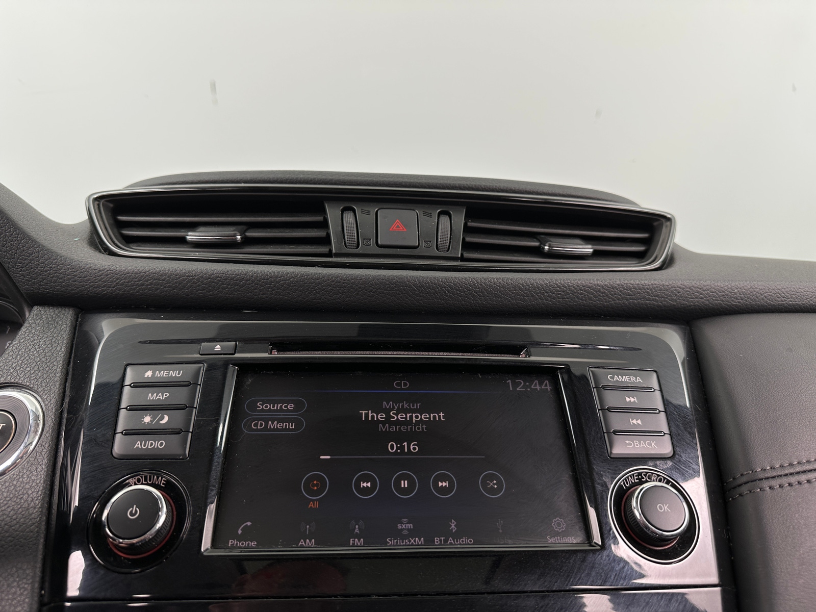 Thumbnail: 2019 Nissan Rogue - 3