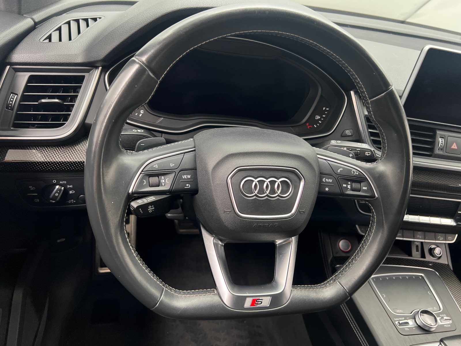 Thumbnail: 2019 Audi SQ5 - 4