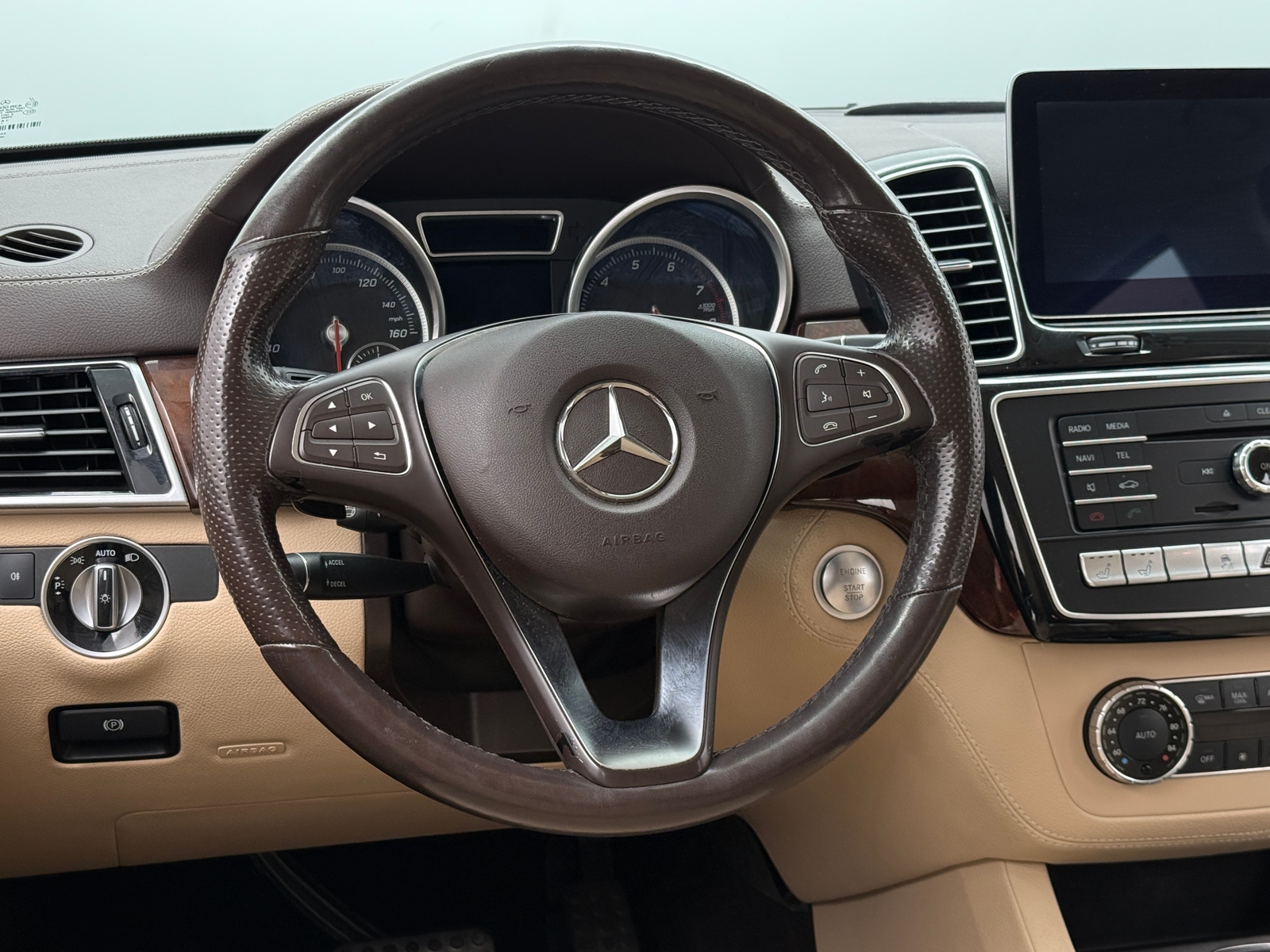 Thumbnail: 2017 Mercedes-Benz GLE - 4