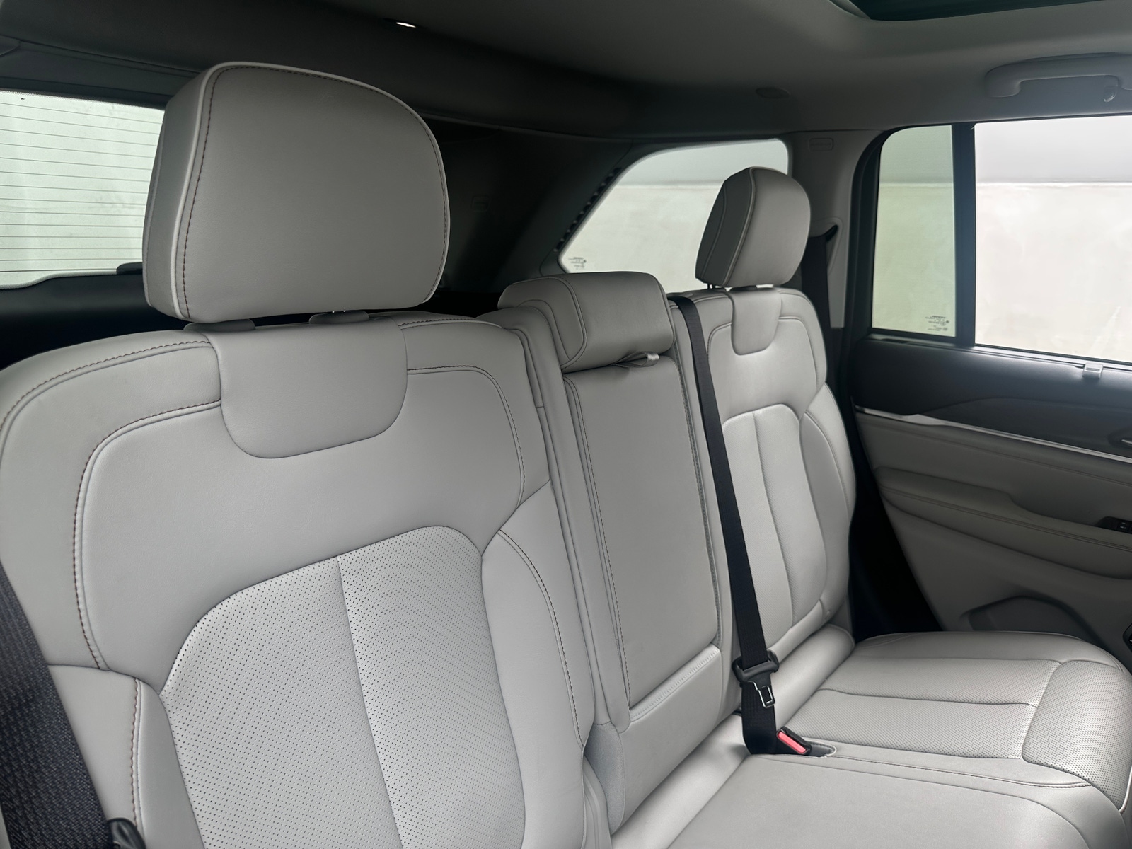 Thumbnail: 2023 Jeep Grand Cherokee - 5