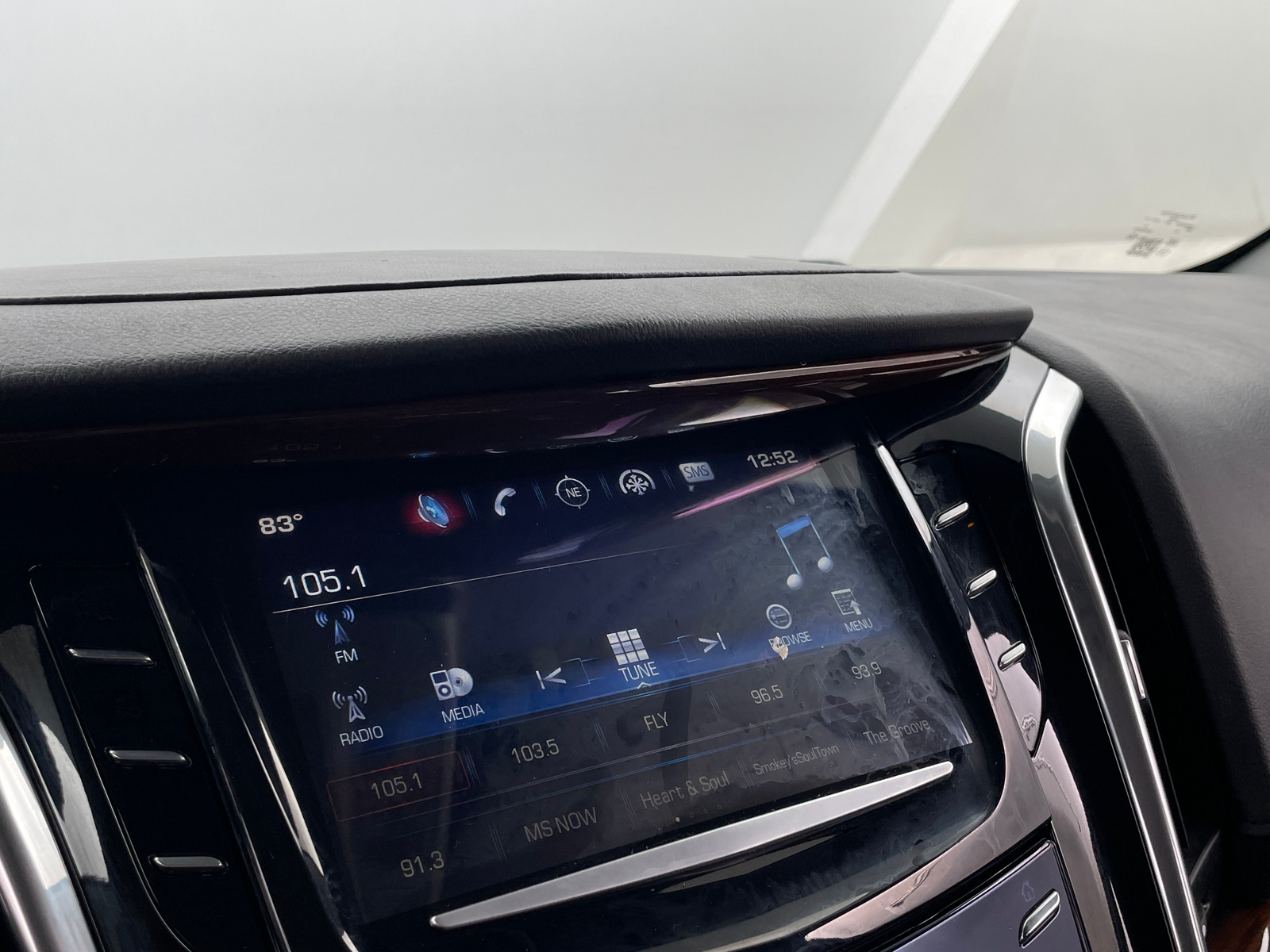 Thumbnail: 2016 Cadillac Escalade - 3