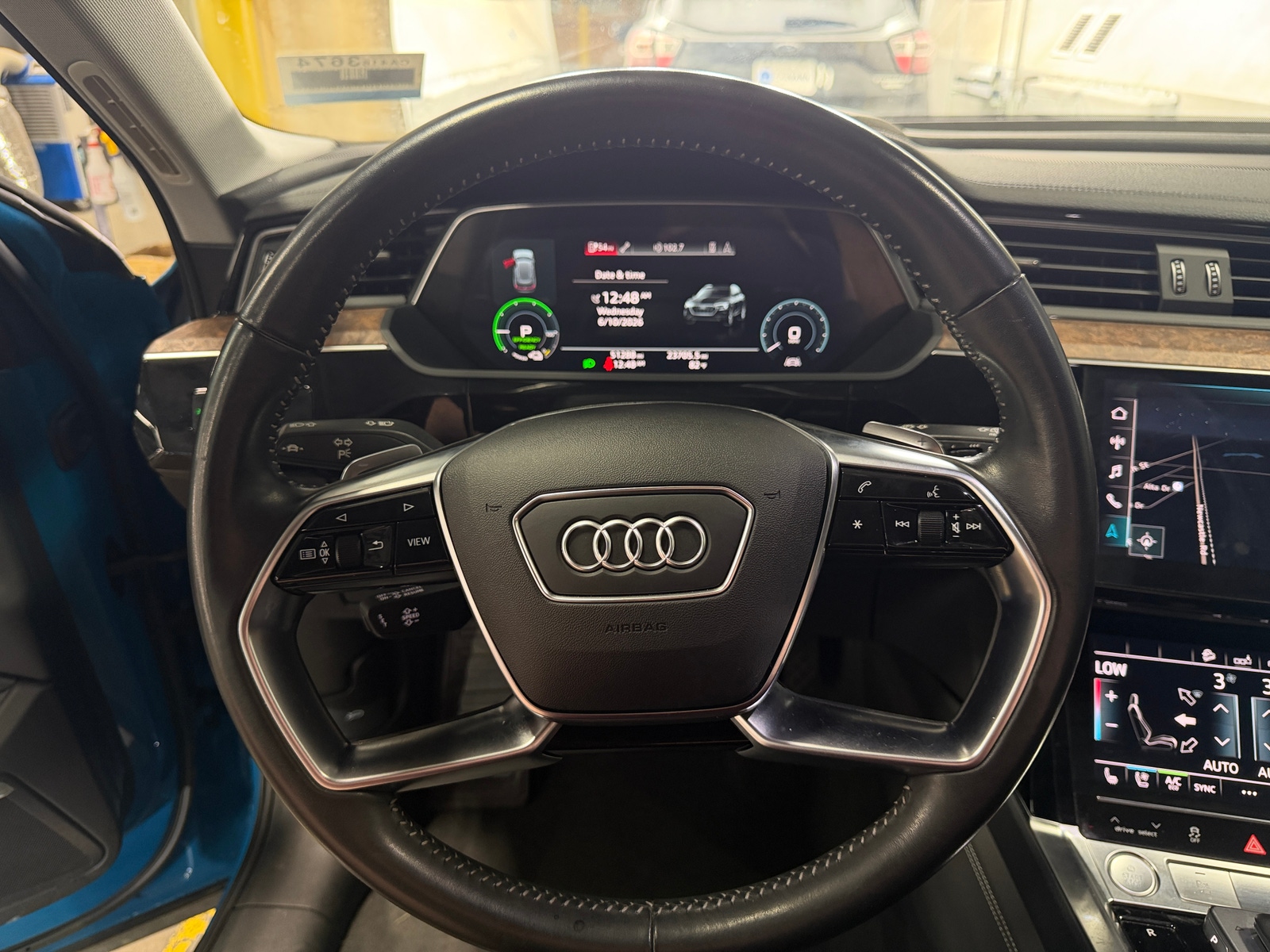 Thumbnail: 2019 Audi e-tron - 4