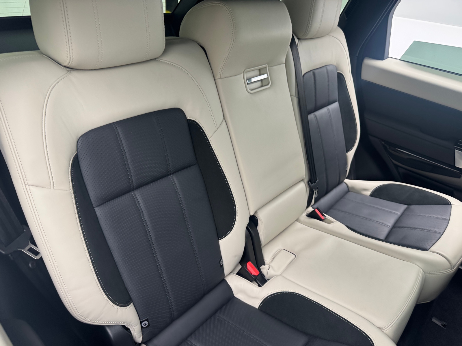 Thumbnail: 2022 Land Rover Range Rover Sport - 5