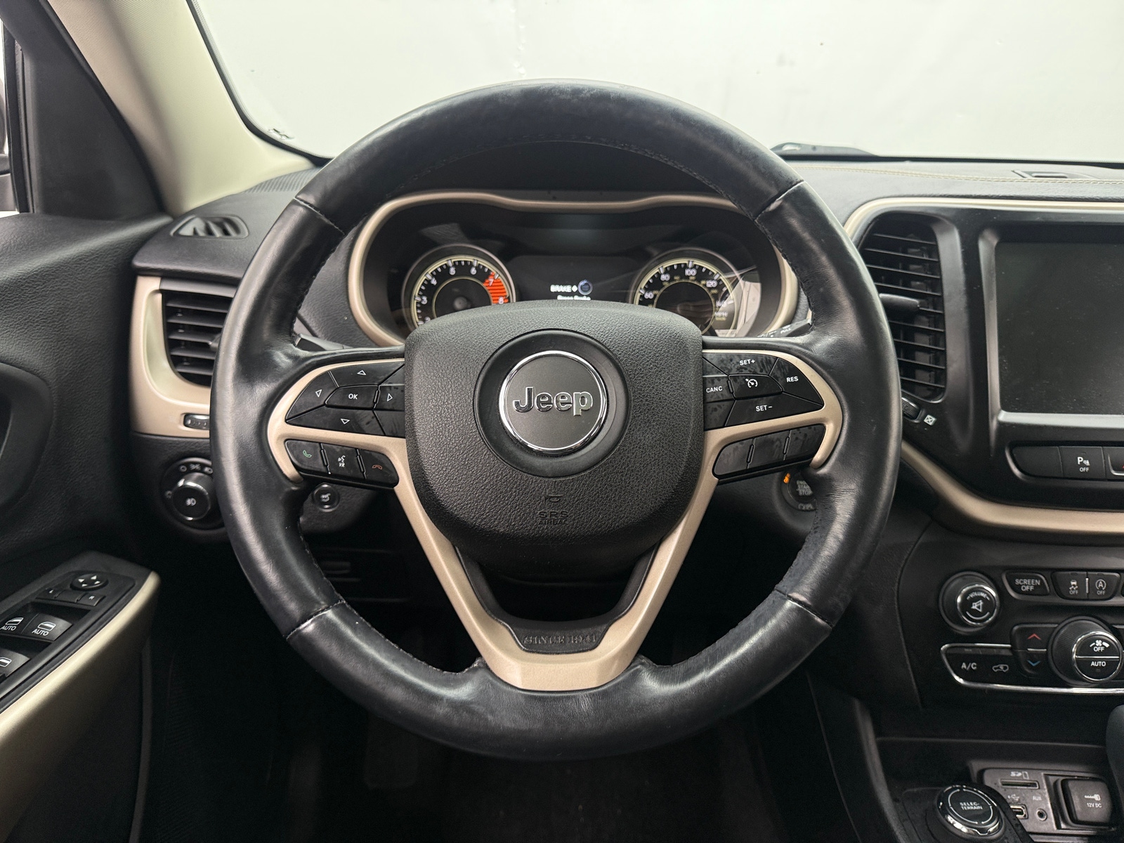 Thumbnail: 2018 Jeep Cherokee - 4