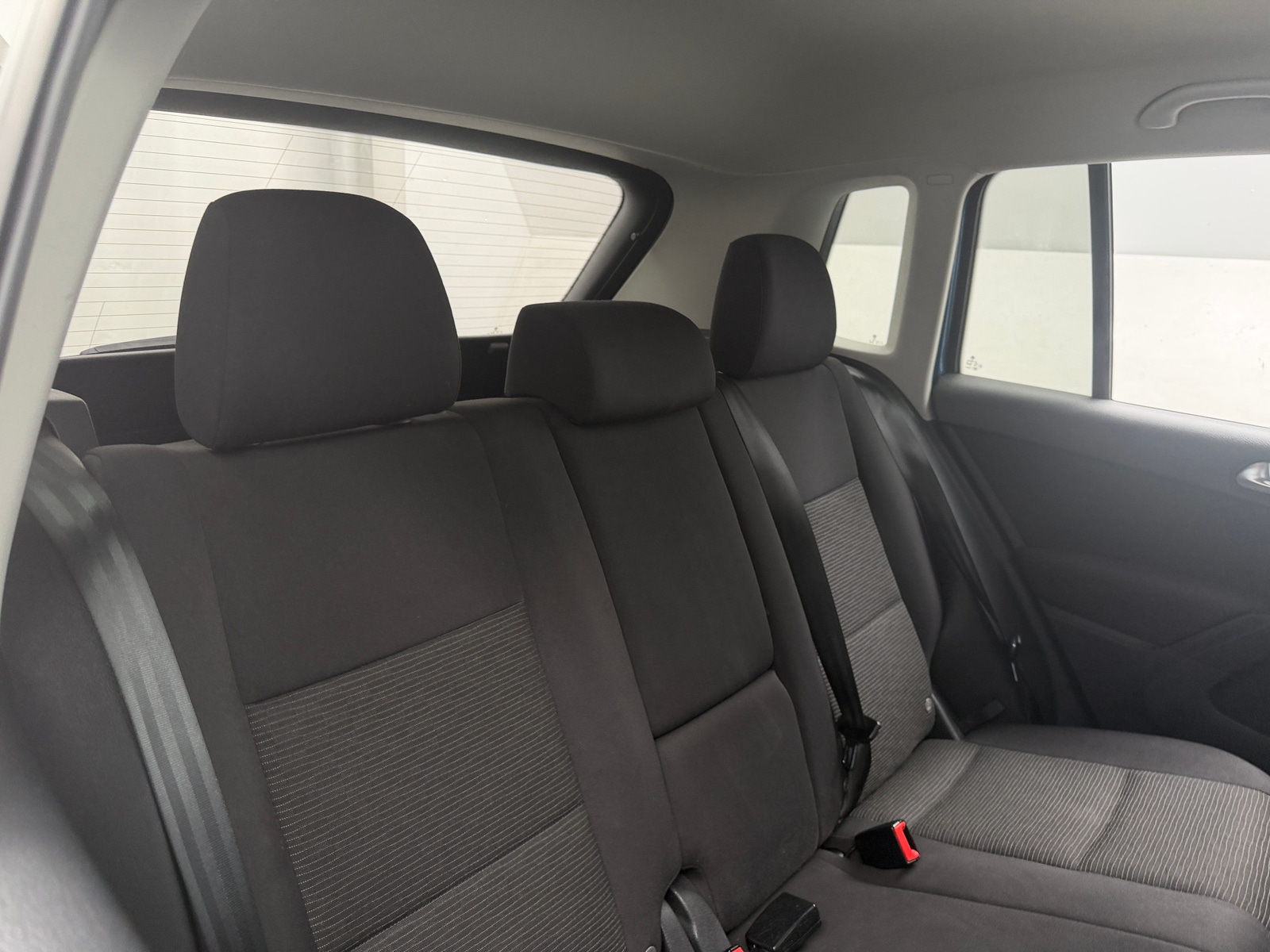 Thumbnail: 2018 Volkswagen Tiguan - 6