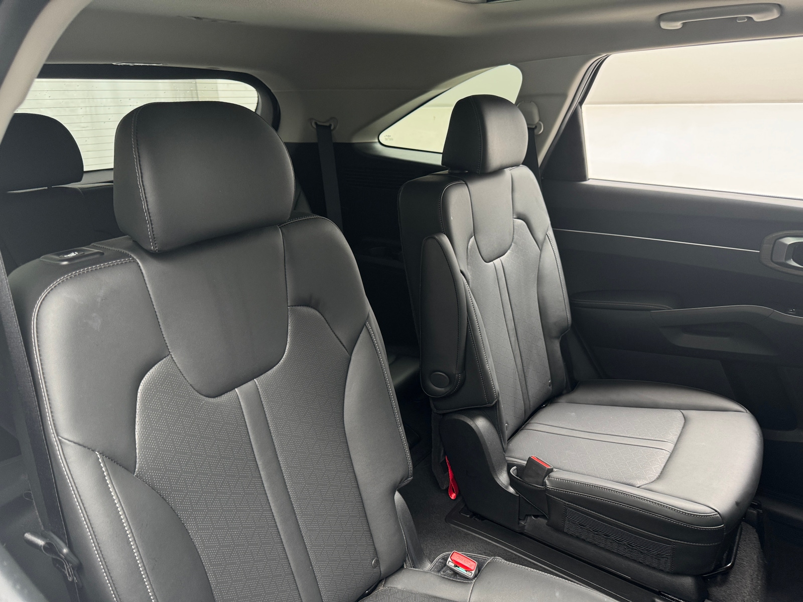 Thumbnail: 2023 Kia Sorento - 5