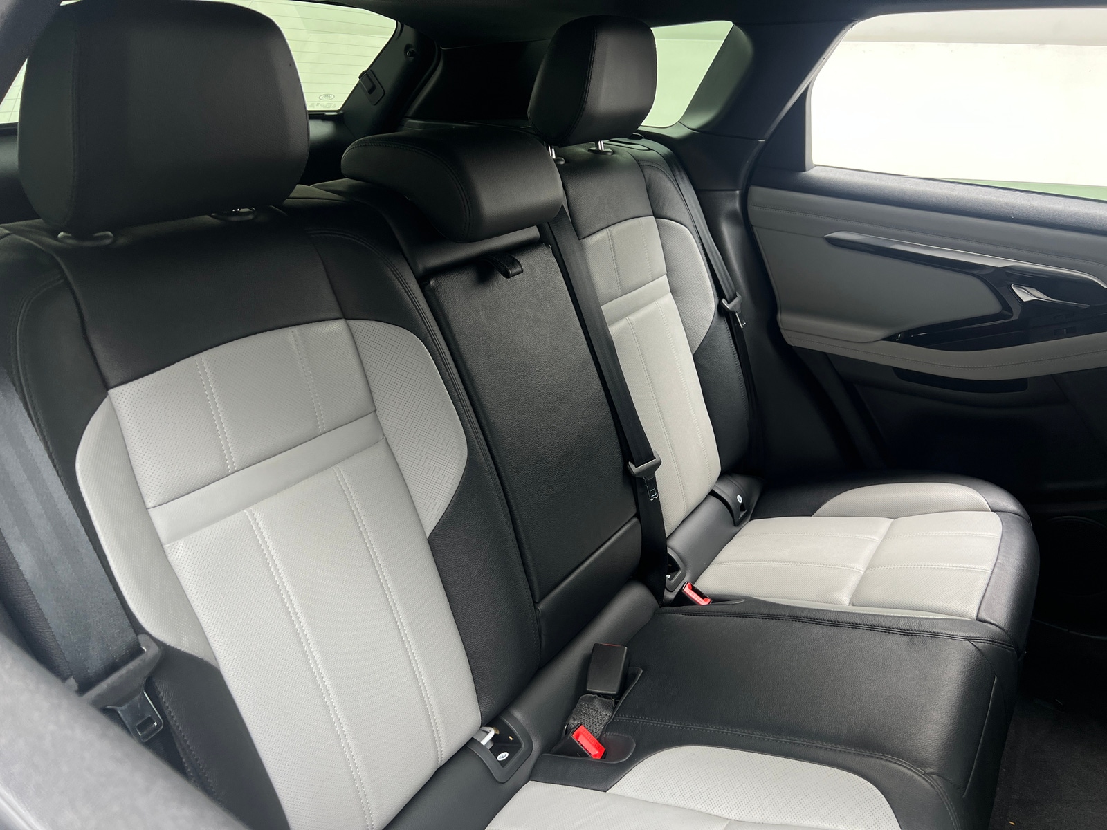 Thumbnail: 2022 Land Rover Range Rover Evoque - 5