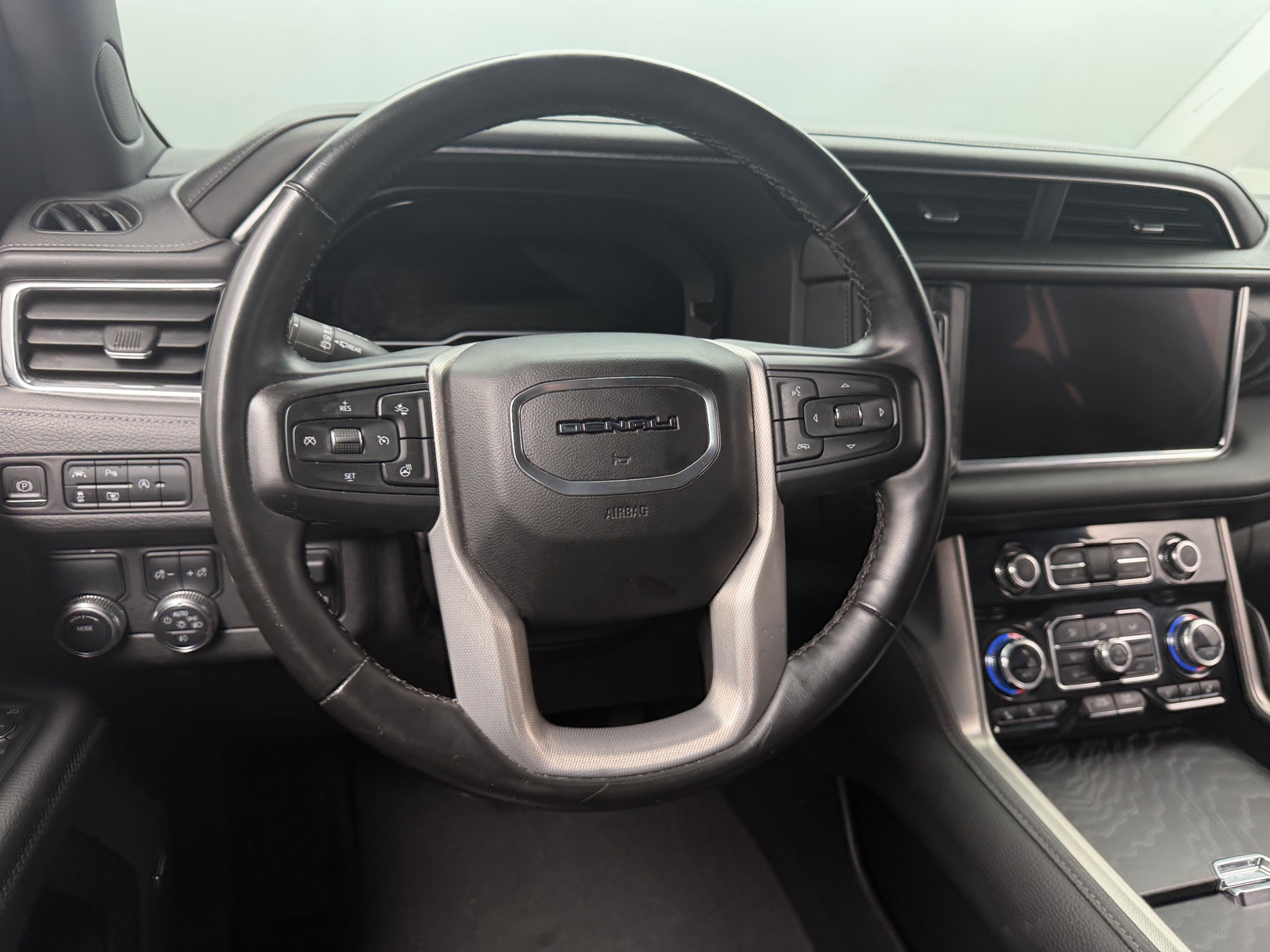 Thumbnail: 2023 GMC Yukon - 4