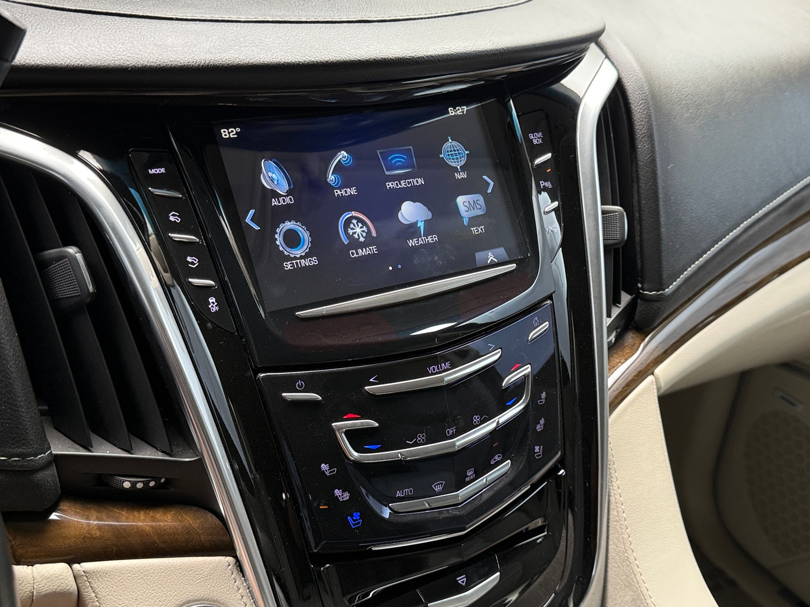 Thumbnail: 2019 Cadillac Escalade - 3