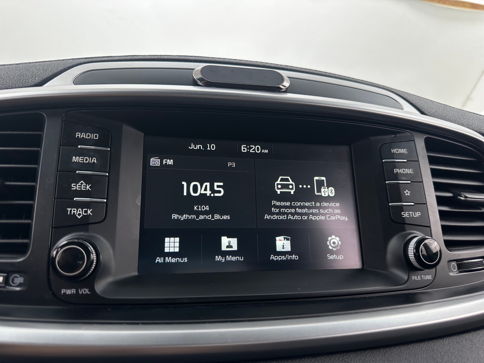 Thumbnail: 2020 Kia Sorento - 4