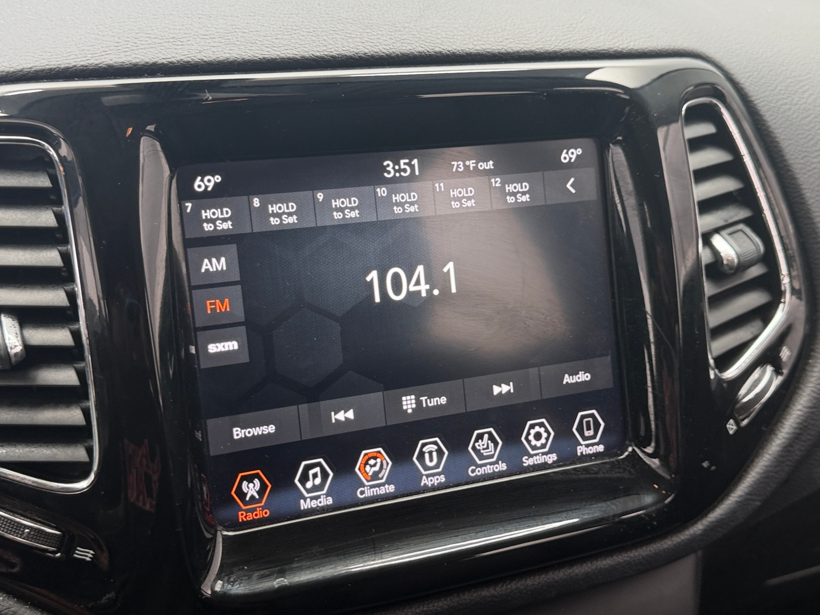 Thumbnail: 2019 Jeep Compass - 3