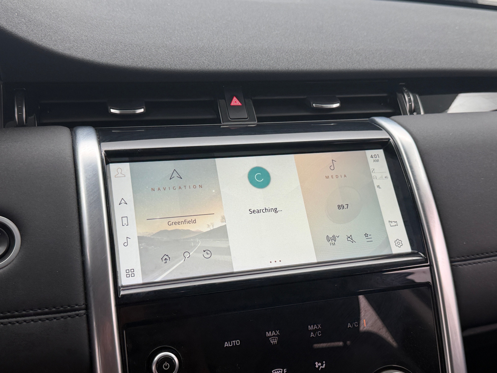 Thumbnail: 2022 Land Rover Discovery Sport - 3