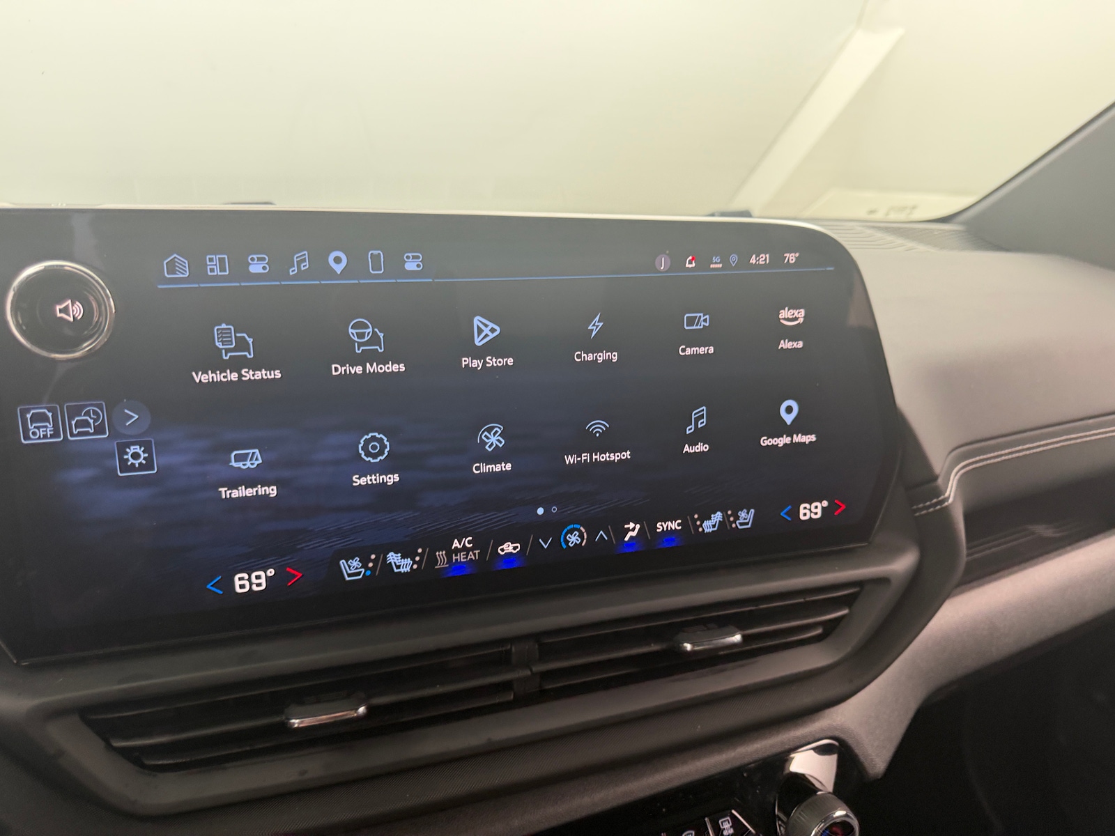 Thumbnail: 2025 Chevrolet Silverado EV - 3