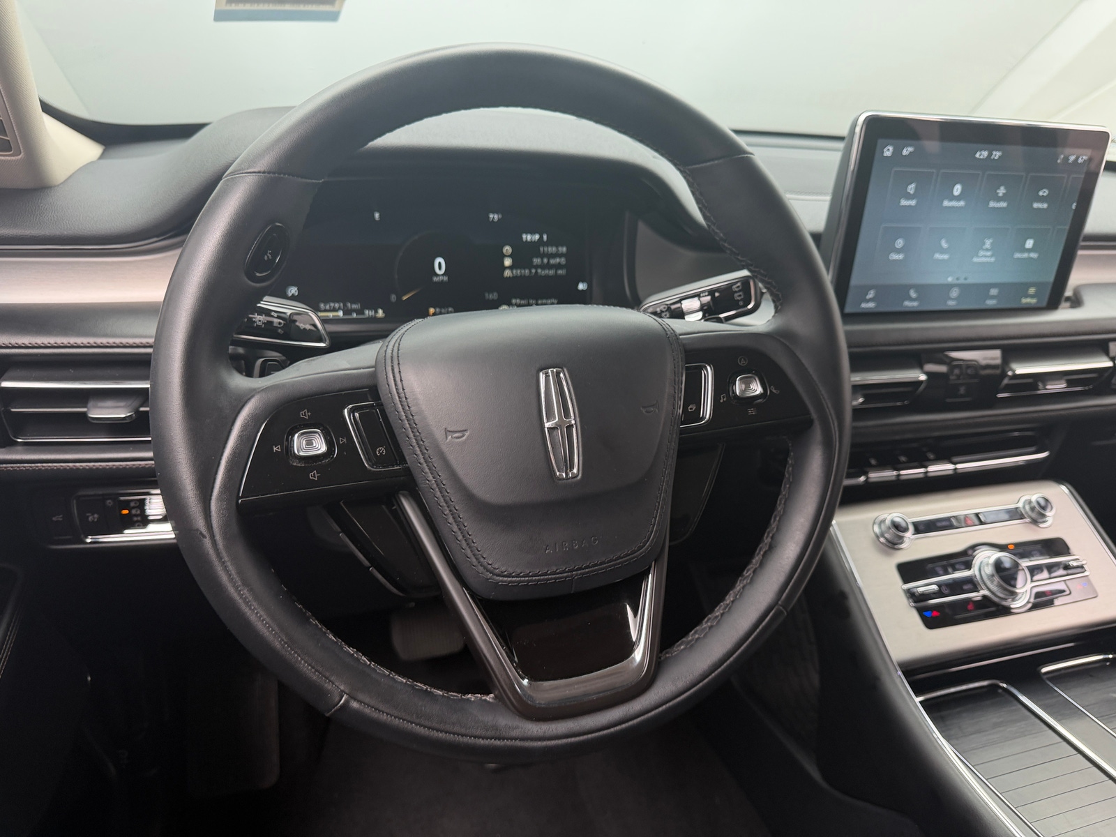 Thumbnail: 2022 Lincoln Aviator - 4