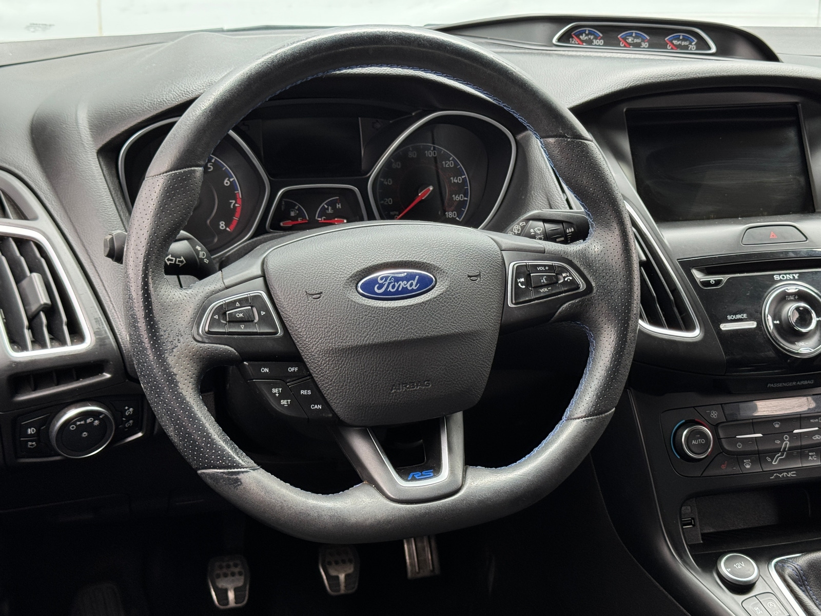 Thumbnail: 2017 Ford Focus - 4