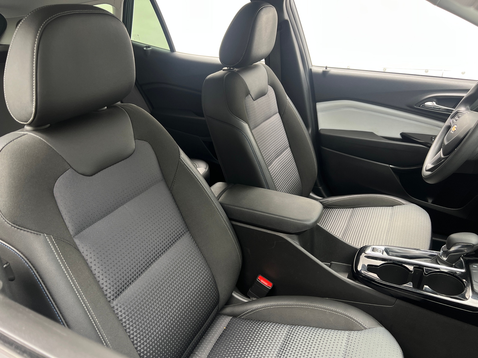 Thumbnail: 2025 Chevrolet Trax - 2