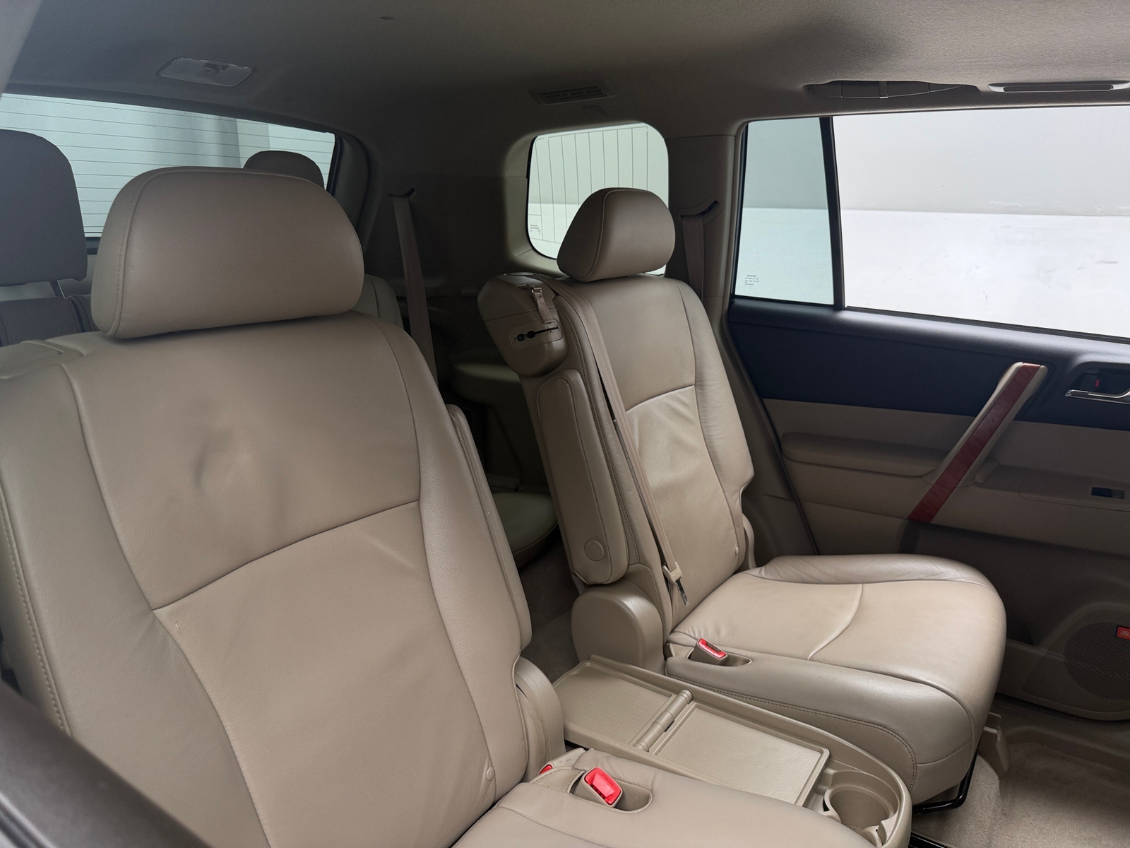 Thumbnail: 2010 Toyota Highlander - 4