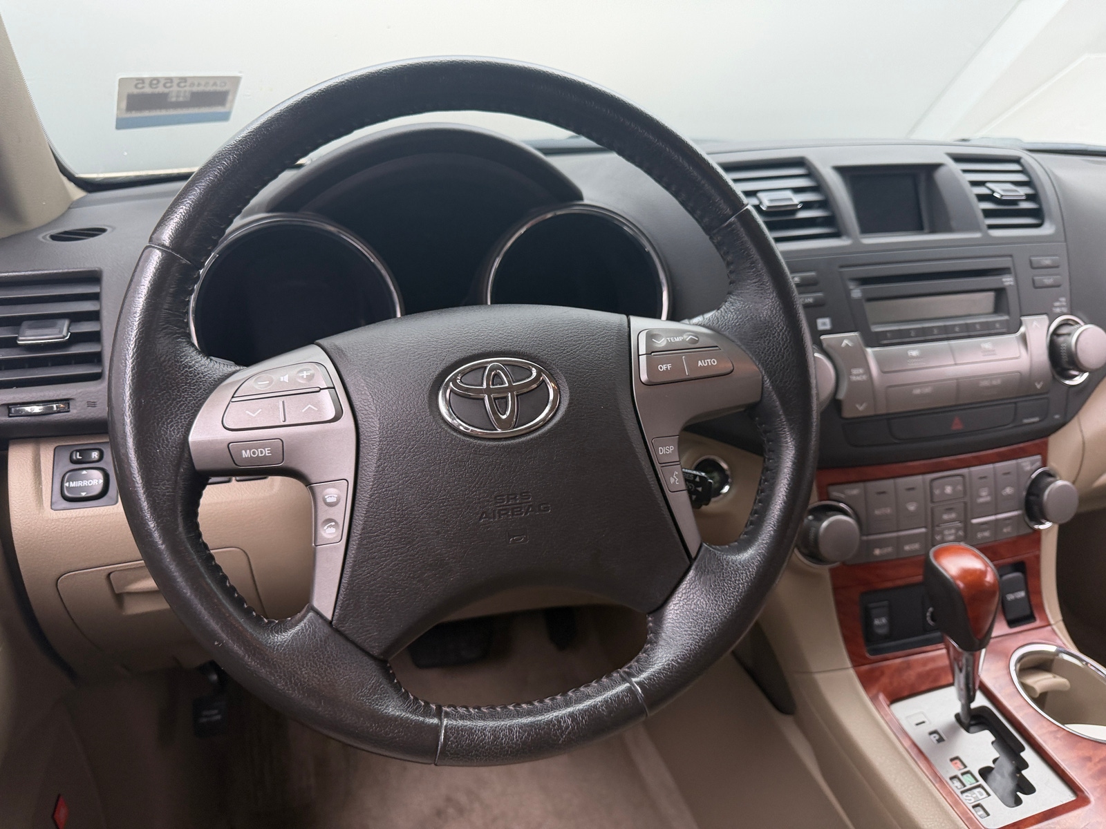 Thumbnail: 2010 Toyota Highlander - 3
