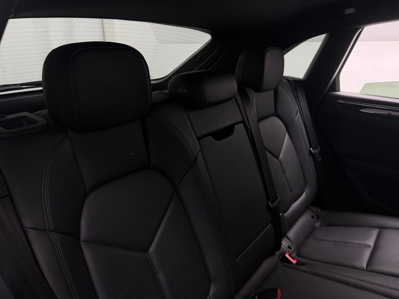 Thumbnail: 2023 Porsche Macan - 5