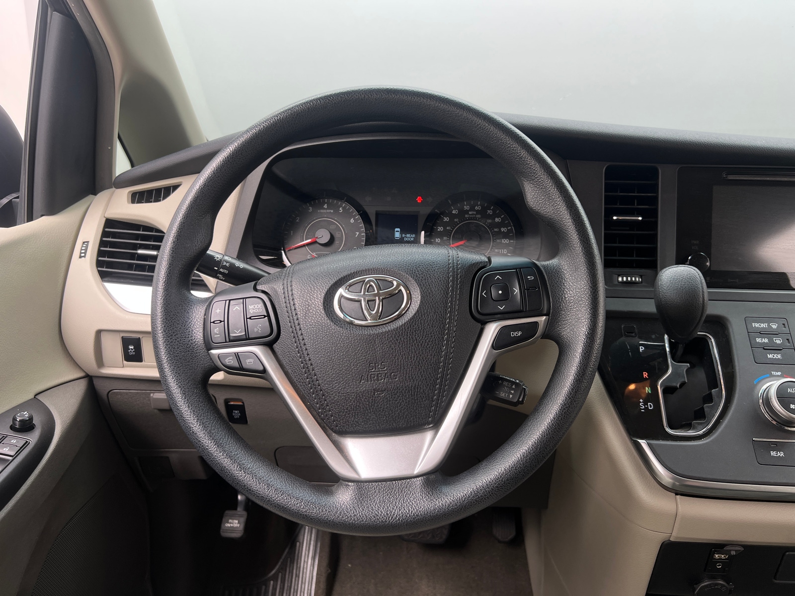 Thumbnail: 2017 Toyota Sienna - 5