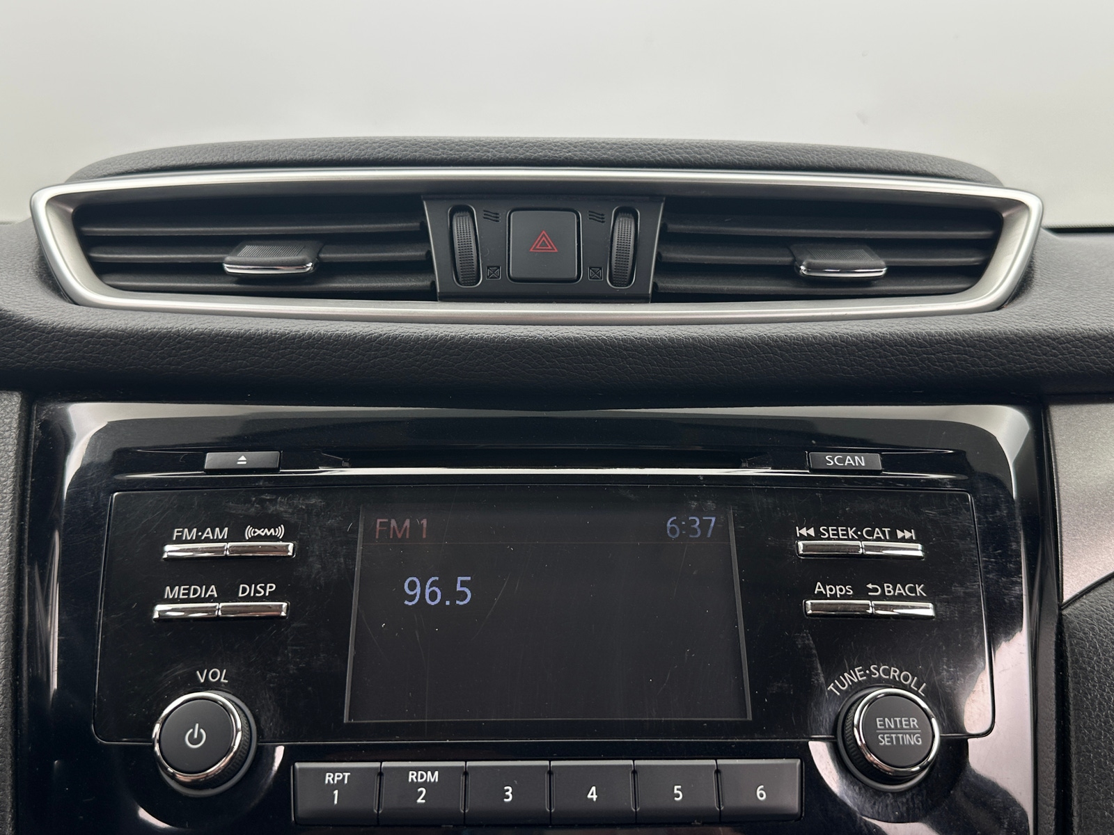 Thumbnail: 2016 Nissan Rogue - 4