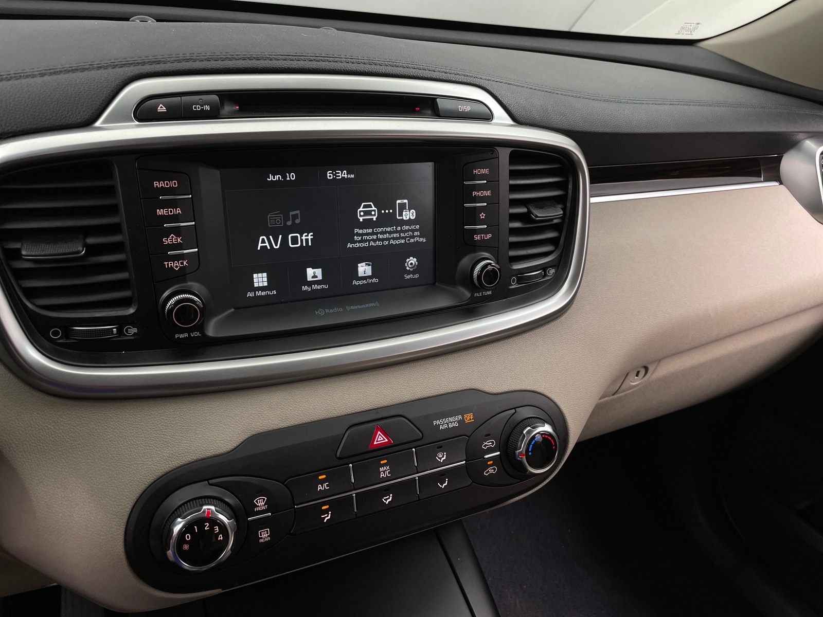 Thumbnail: 2019 Kia Sorento - 4