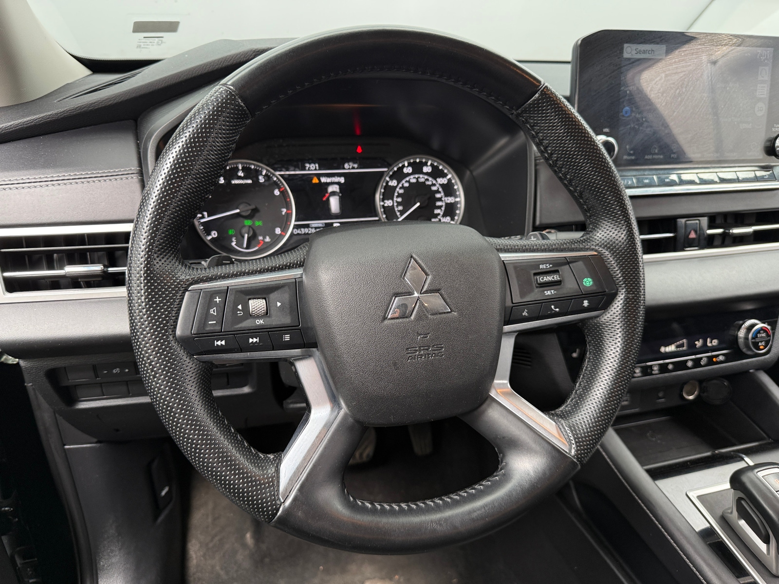 Thumbnail: 2024 Mitsubishi Outlander - 4