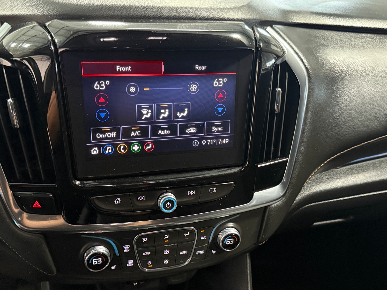 Thumbnail: 2021 Chevrolet Traverse - 4