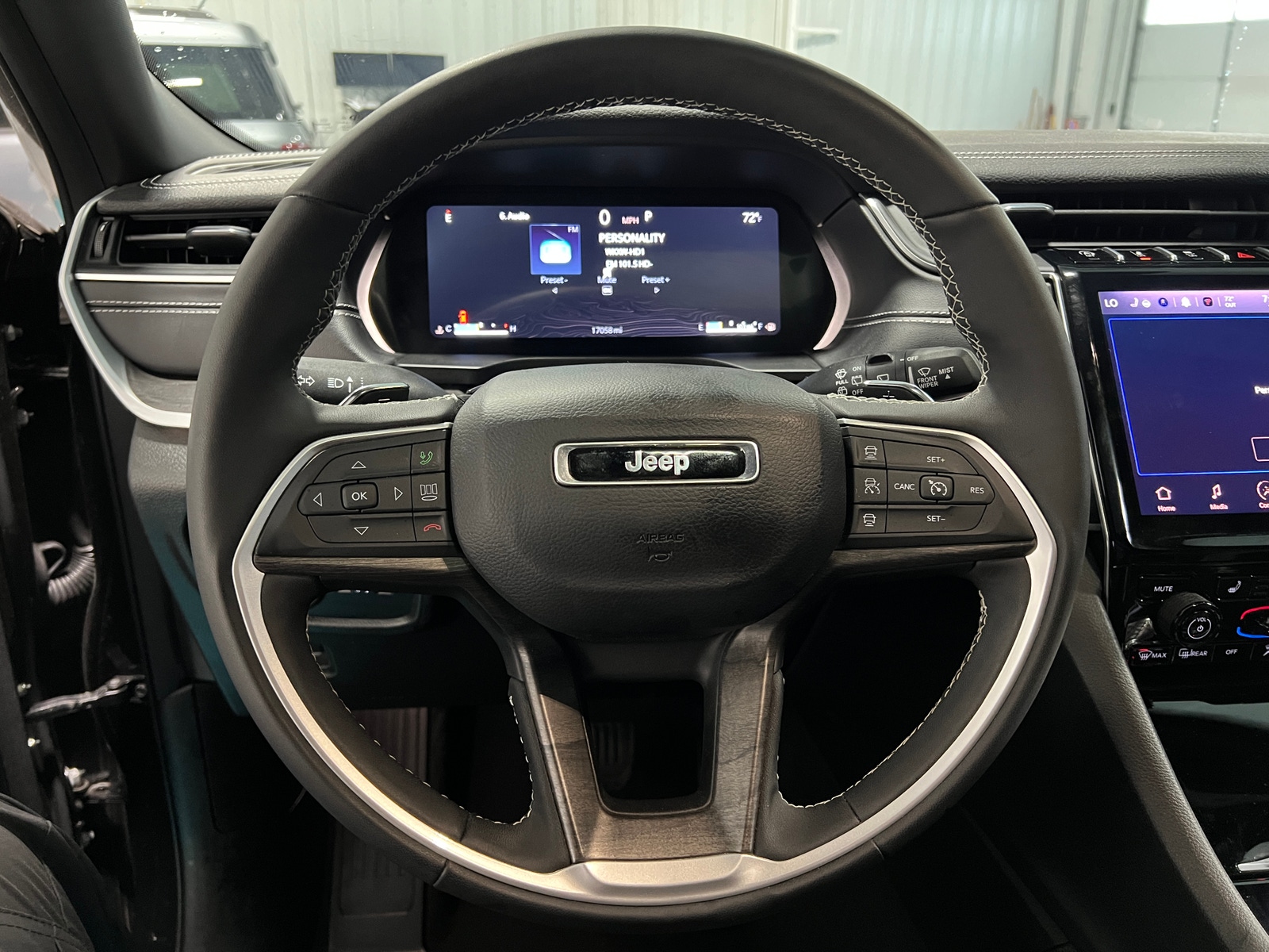 Thumbnail: 2025 Jeep Grand Cherokee - 4