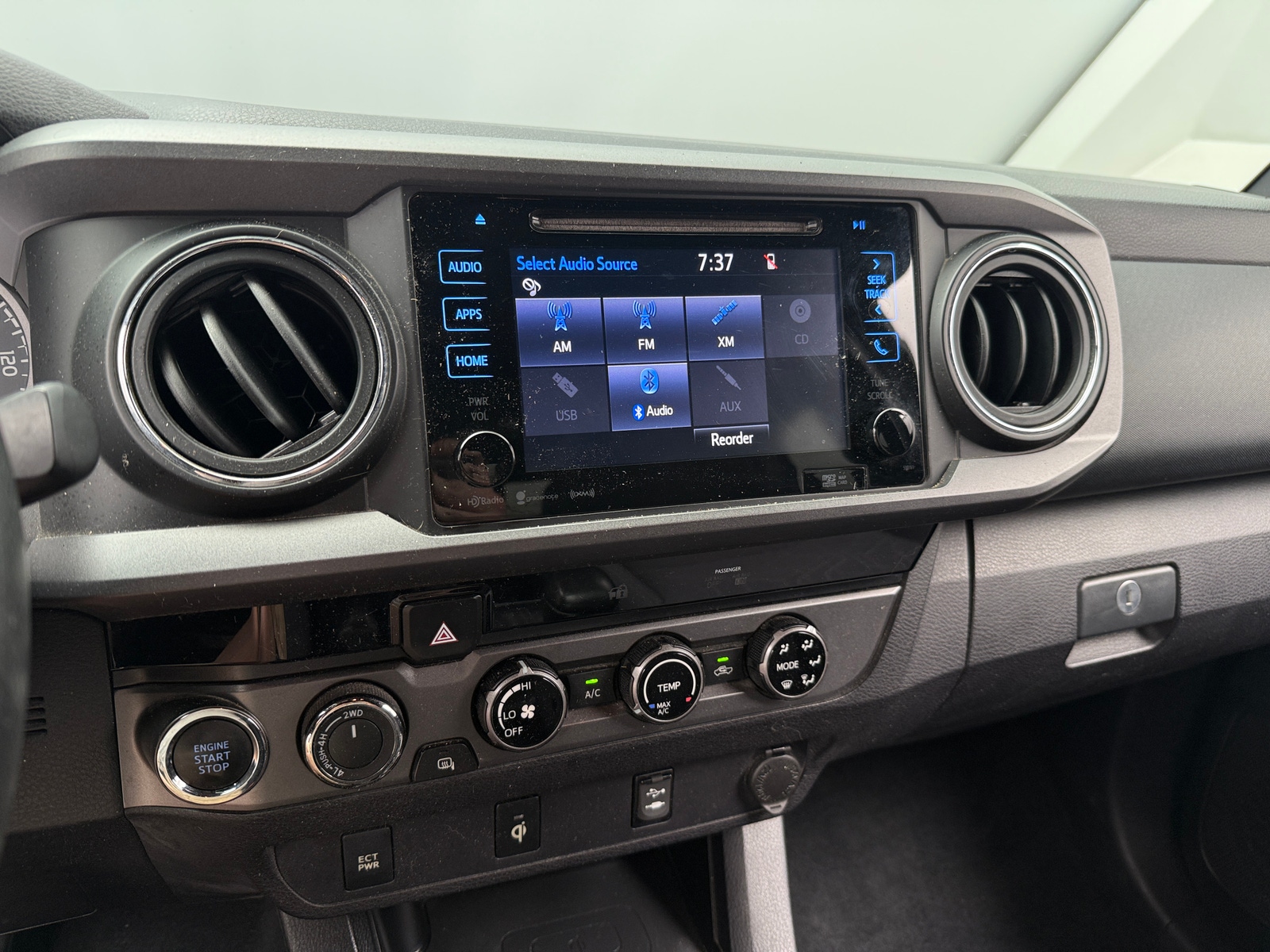 Thumbnail: 2017 Toyota Tacoma - 4