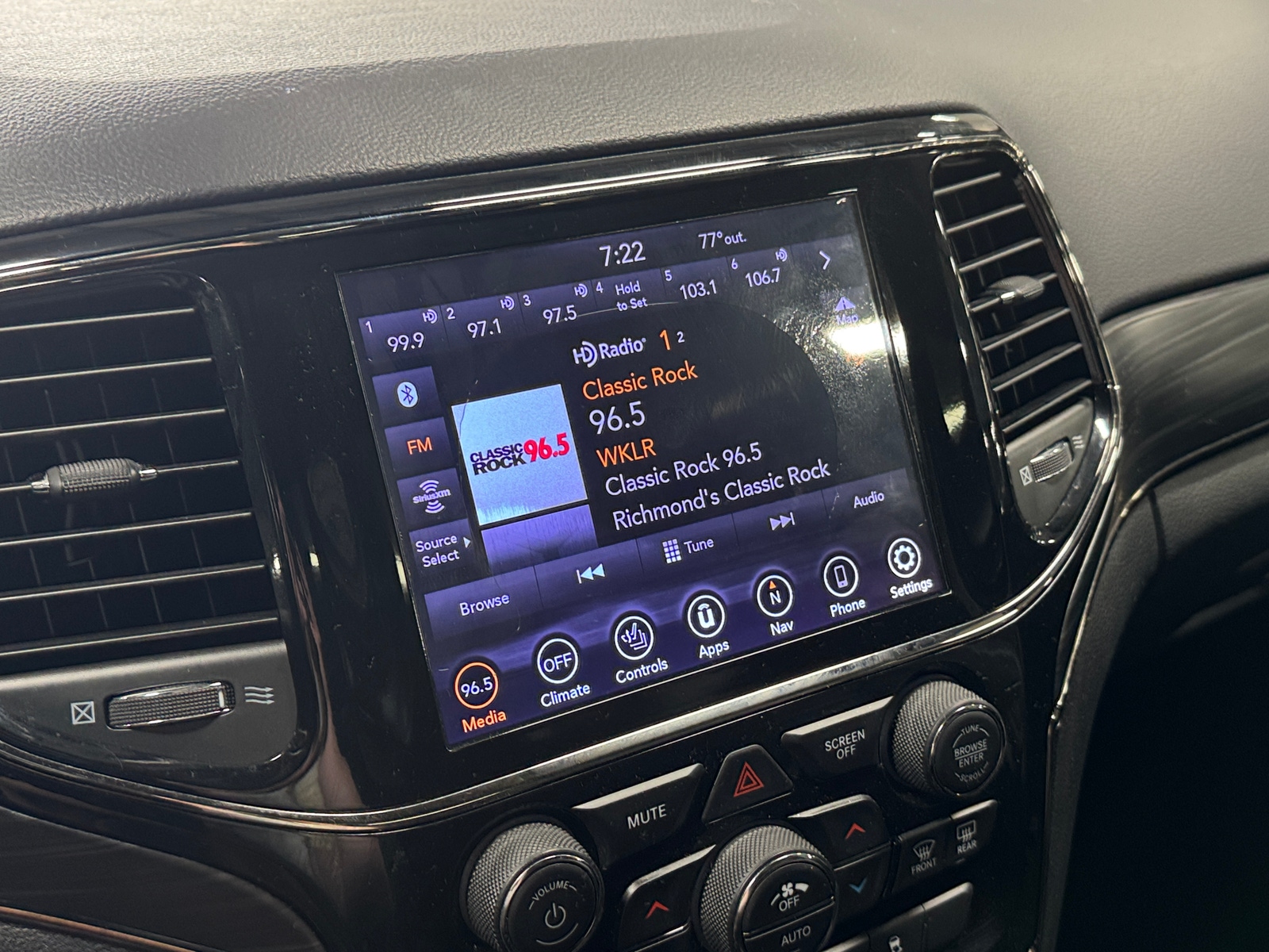Thumbnail: 2020 Jeep Grand Cherokee - 3