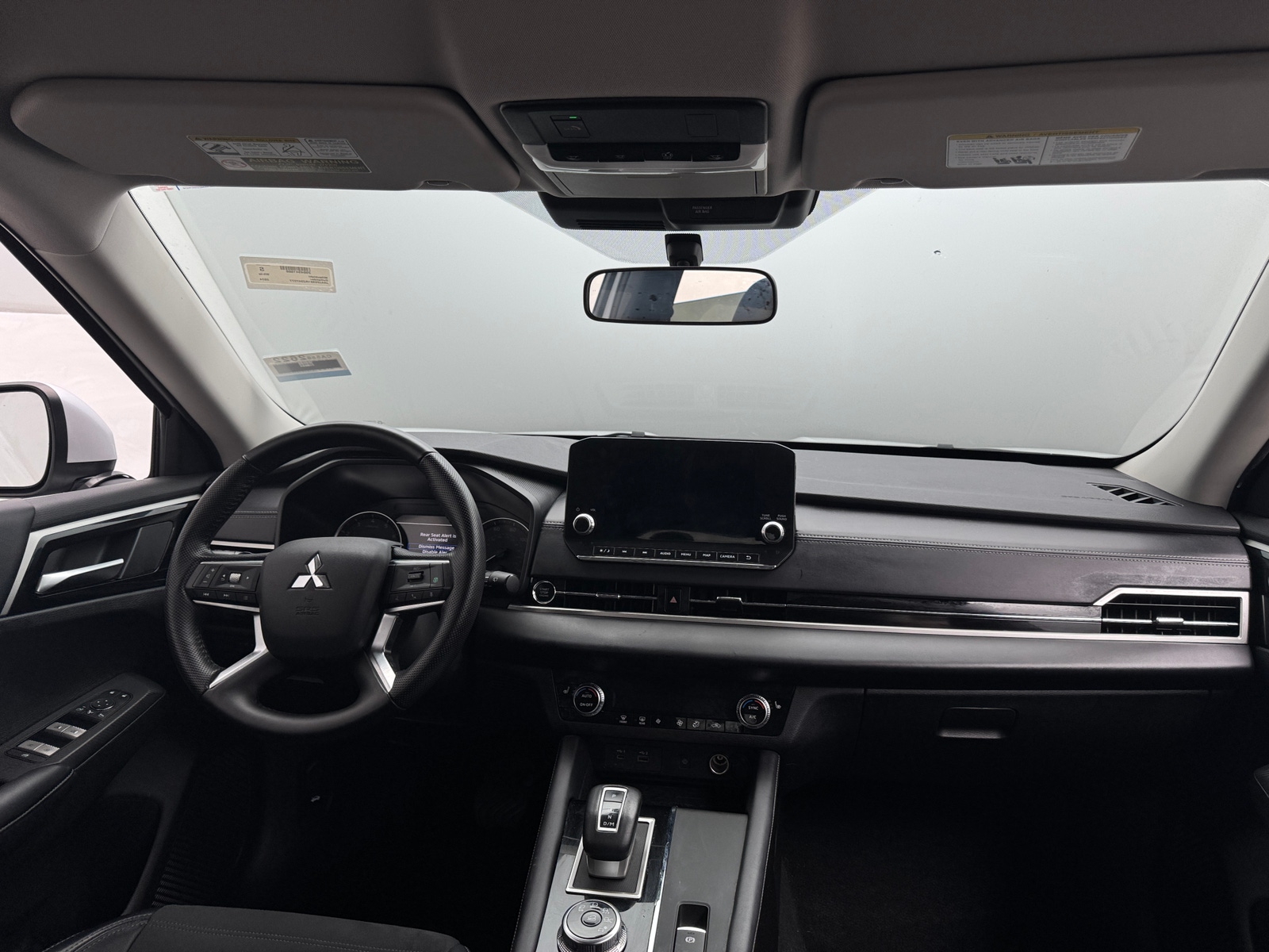 Thumbnail: 2024 Mitsubishi Outlander - 2