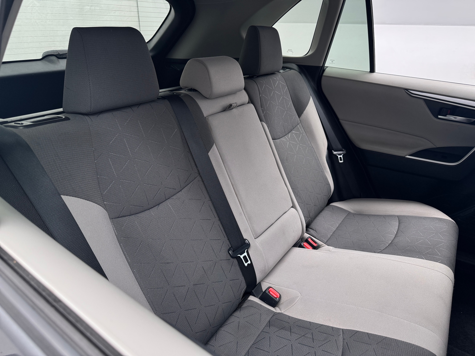 Thumbnail: 2021 Toyota RAV4 - 6