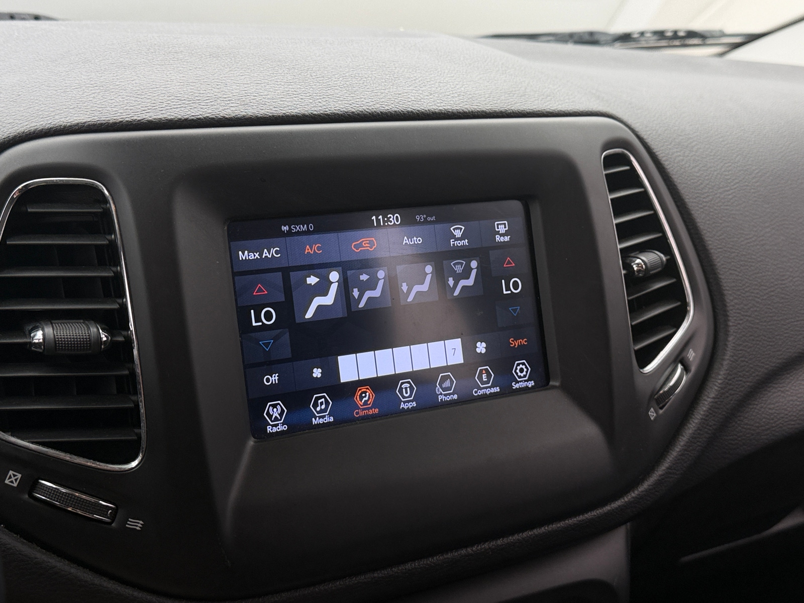 Thumbnail: 2017 Jeep Compass - 4