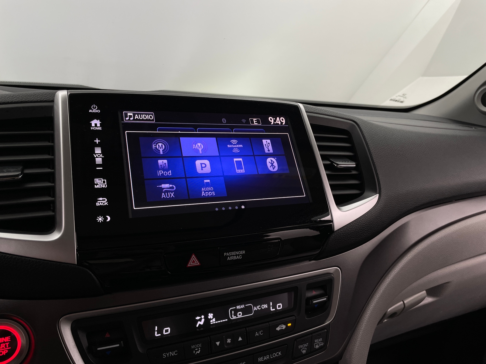 Thumbnail: 2018 Honda Pilot - 3