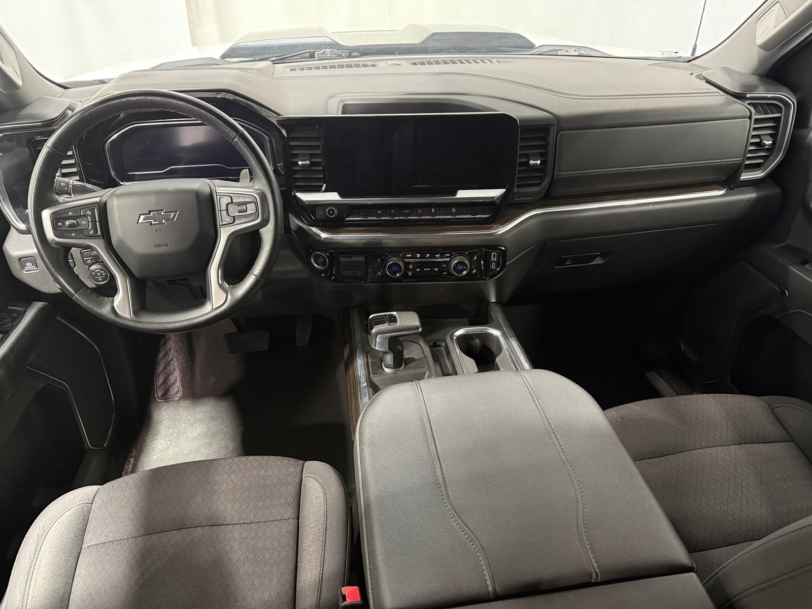 Thumbnail: 2024 Chevrolet Silverado 1500 - 3