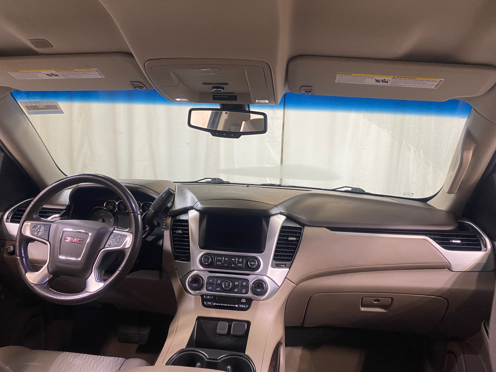 Thumbnail: 2019 GMC Yukon XL - 3