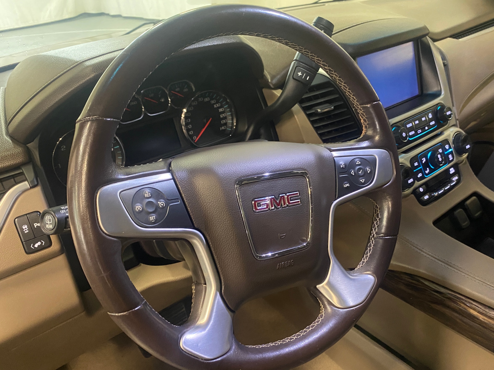 Thumbnail: 2019 GMC Yukon XL - 5