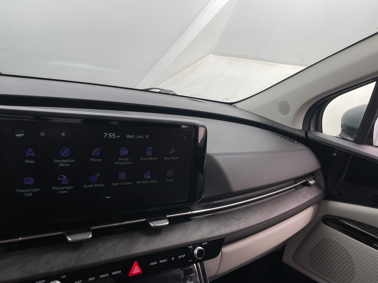 Thumbnail: 2024 Kia Carnival - 3