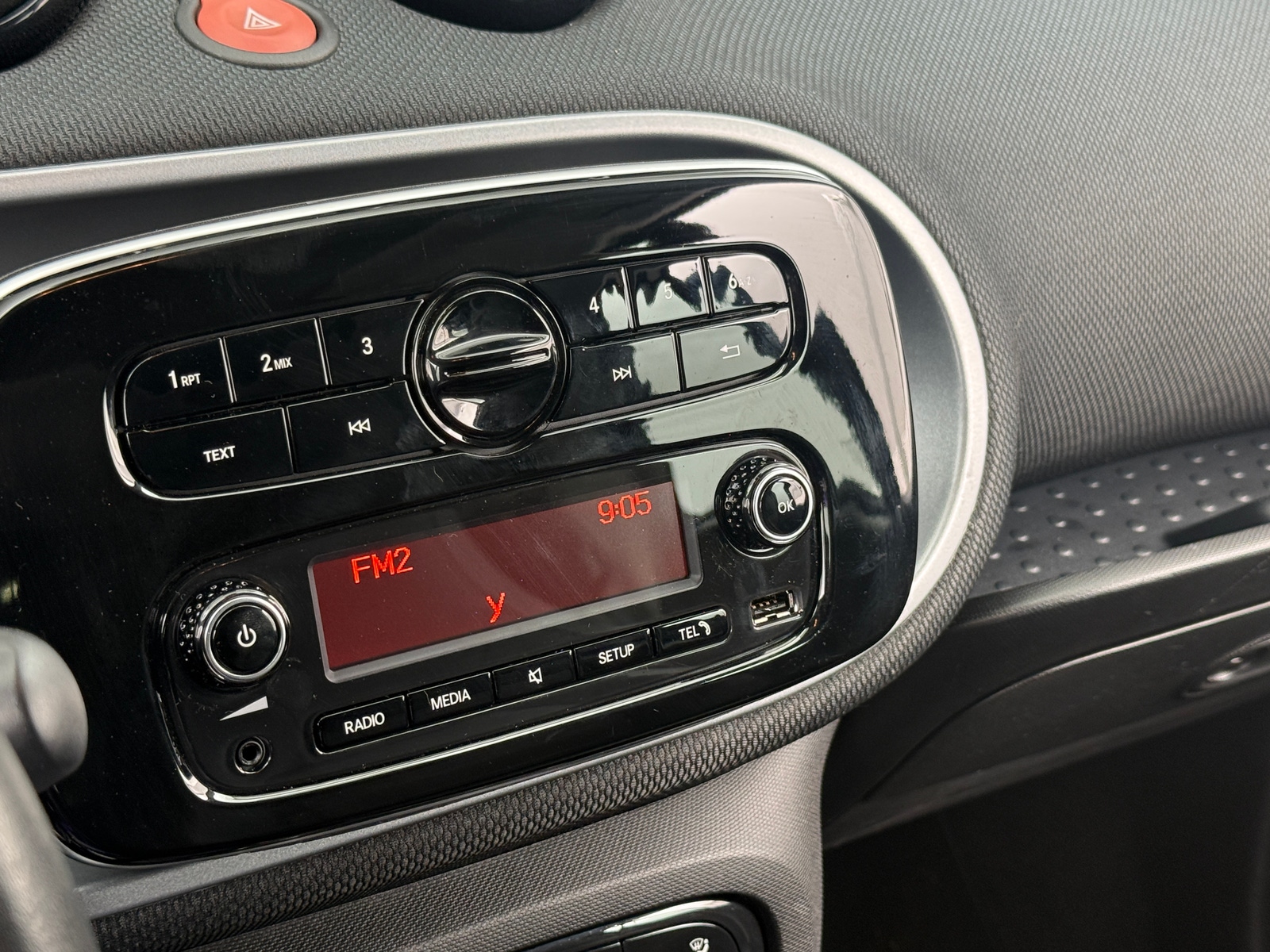 Thumbnail: 2016 smart fortwo - 3