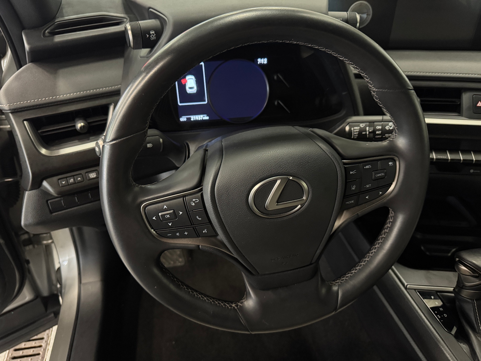 Thumbnail: 2022 Lexus UX - 4