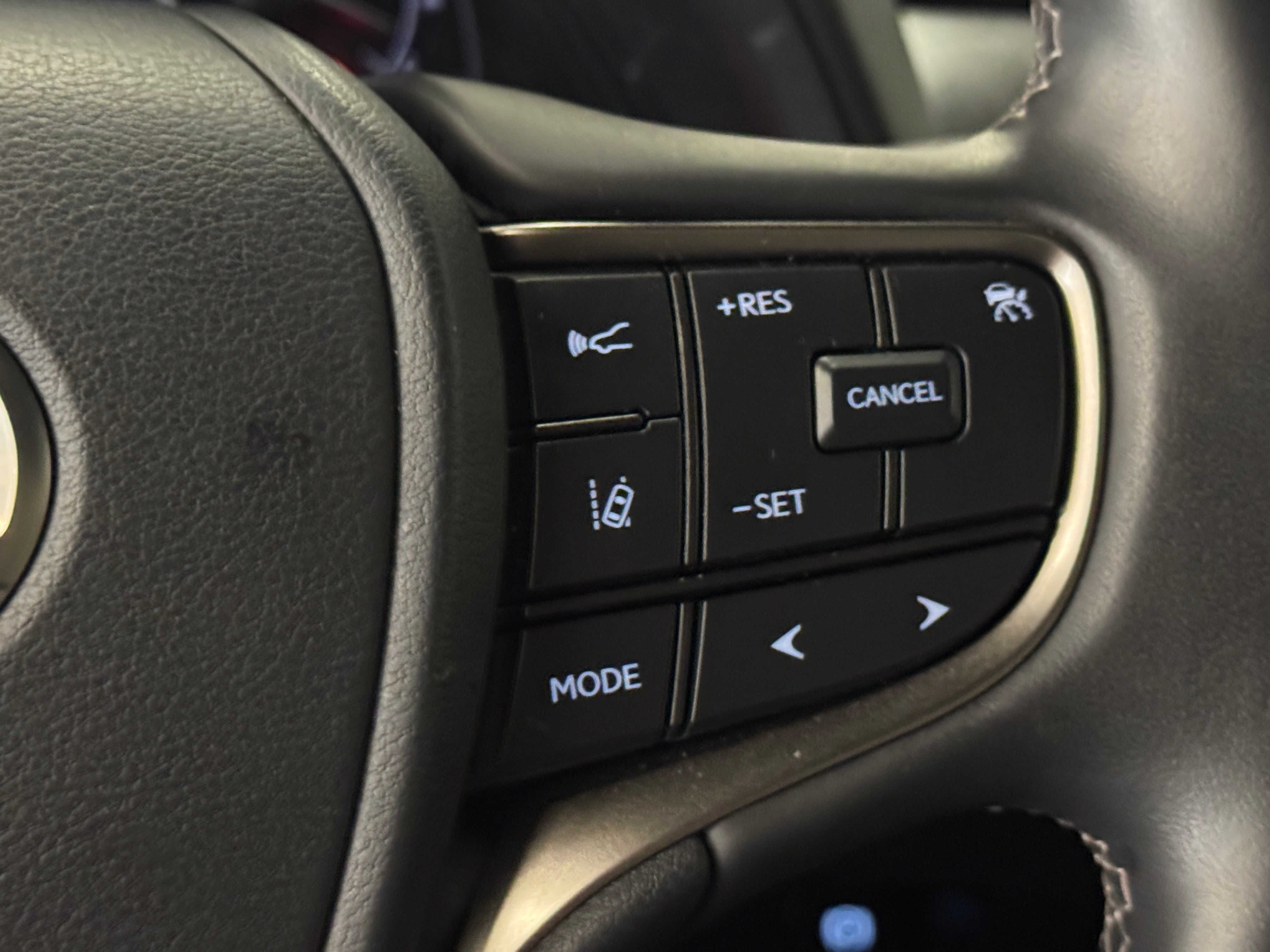 2022 Lexus UX Hybrid 250h - Photo 14