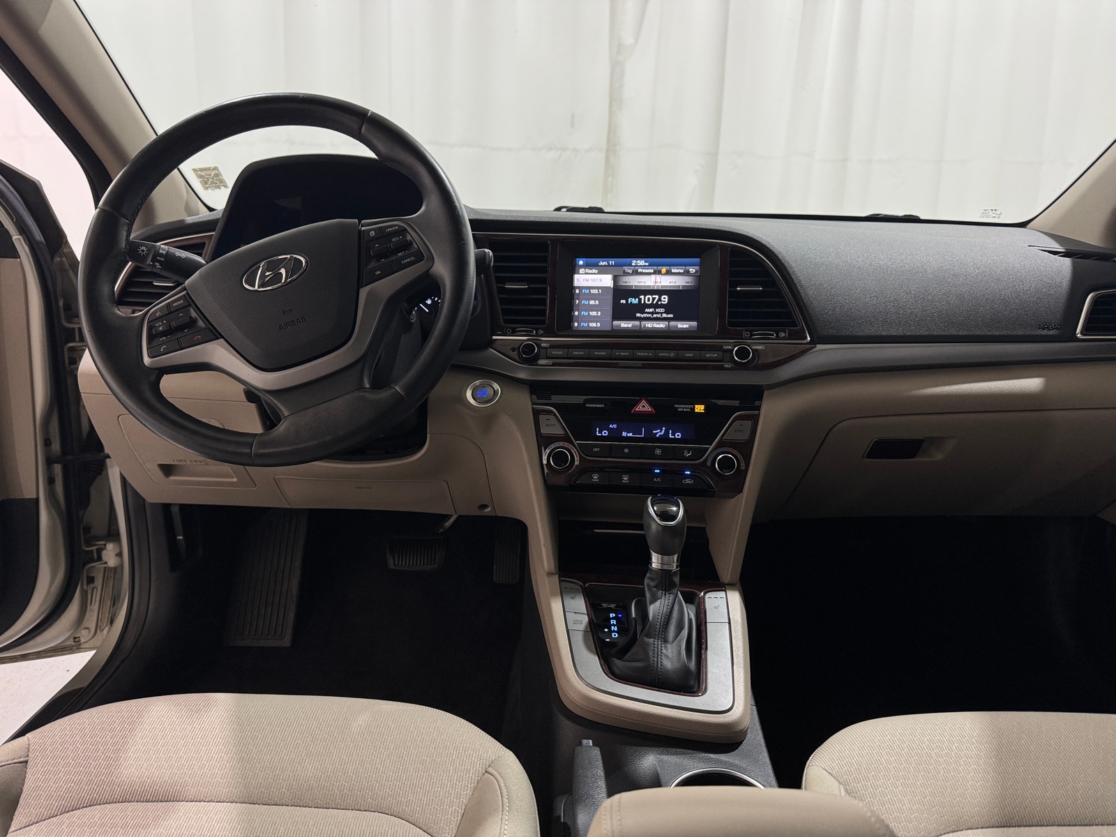 Thumbnail: 2017 Hyundai Elantra - 3